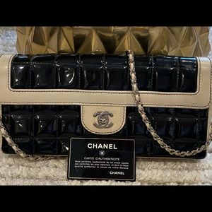 COPY - Chanel black&beige patent east west flap bag